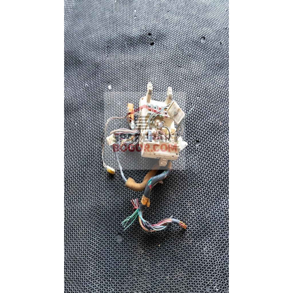 BCM FUSE BOX SEKRING DASHBOARD GREAT COROLLA ORIGINAL