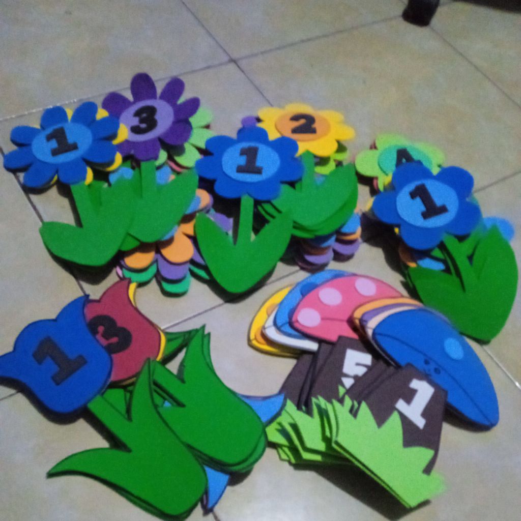 Hiasan dinding kelas PAUD, TK, SD. Angka 1-10 busa eva