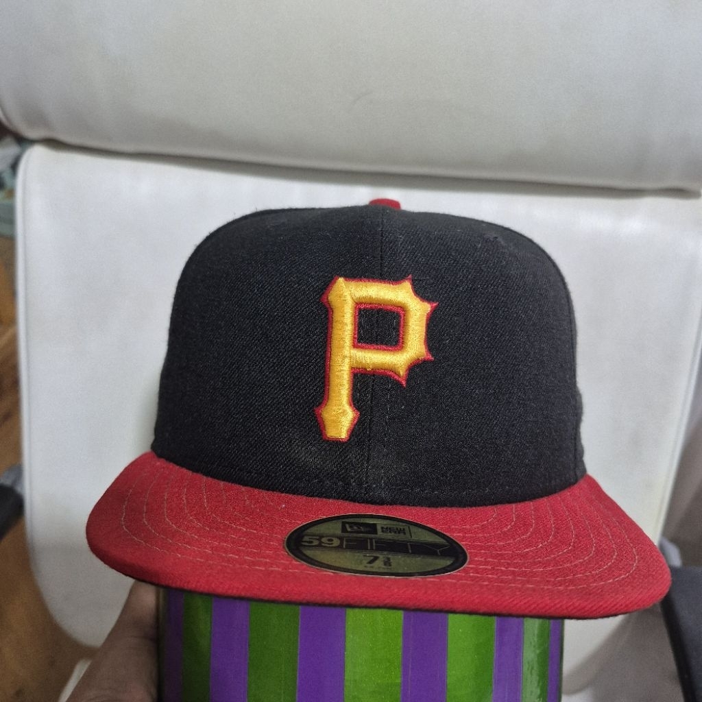 Topi New Era Pirates fitted