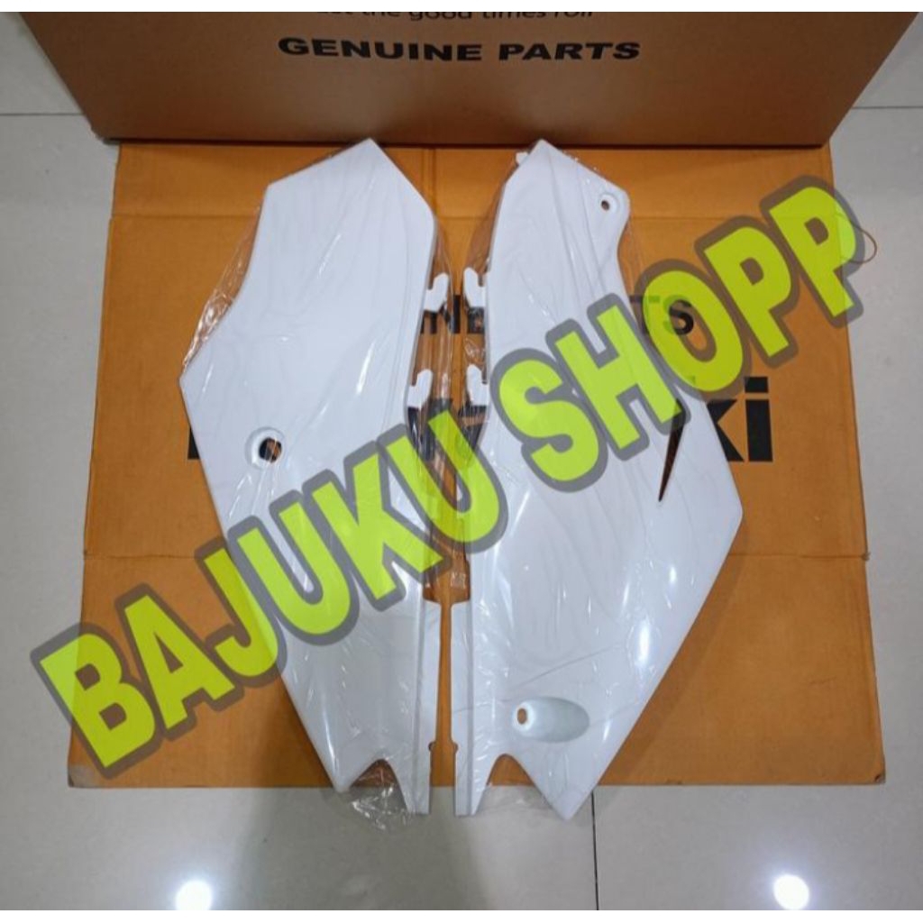 COVER  BODY BELAKANG COVER SIDE KANAN KIRI KLX230 KLX230 PUTIH HARGA SEPASANG
