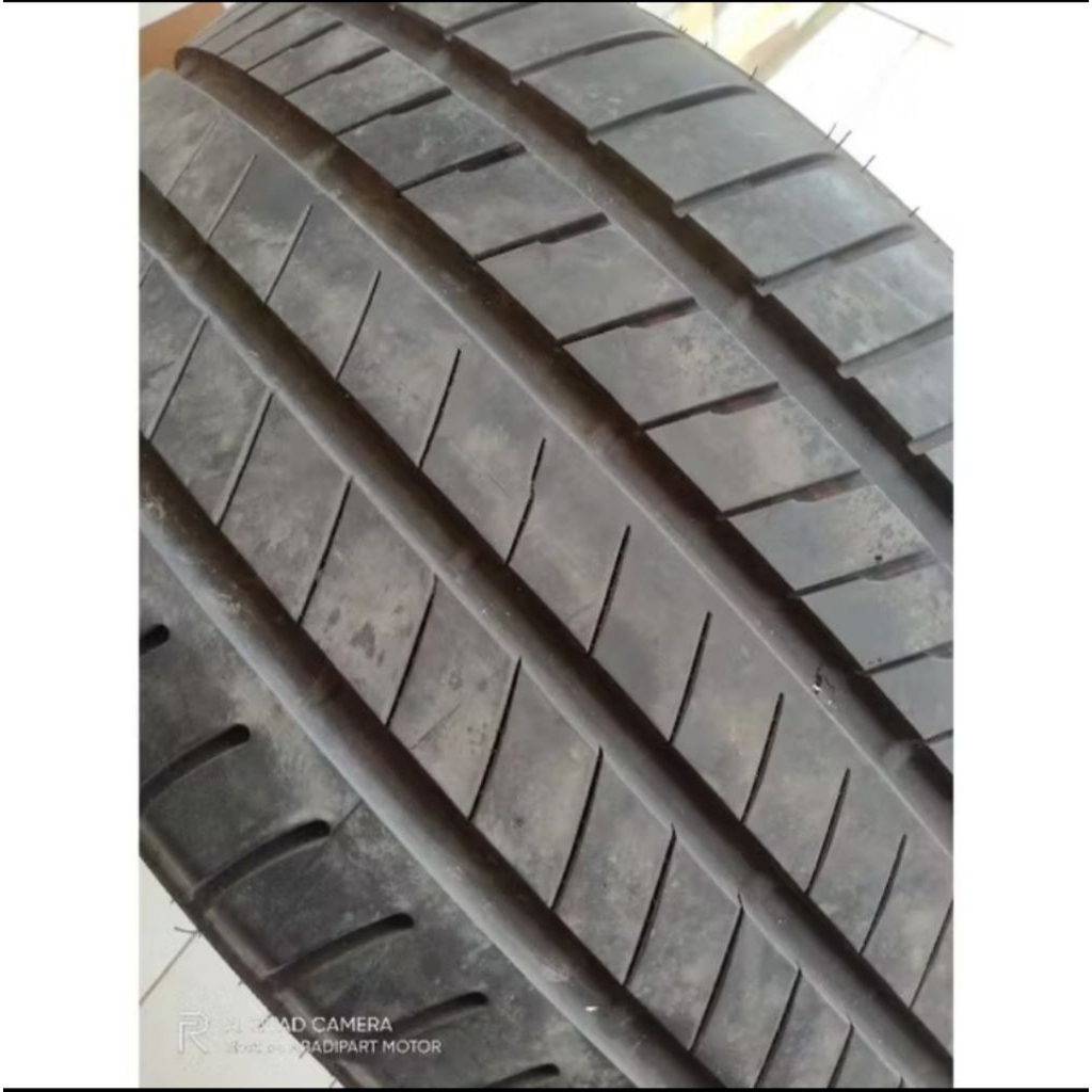 Ban Mobil Copotan Ring 20 Merek Bridgestone Ukuran 305/40 R20 Second Tubles