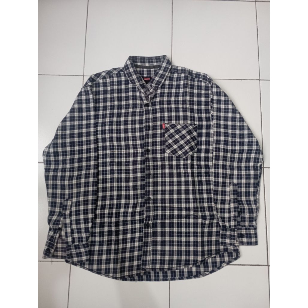 Kemeja Levi's