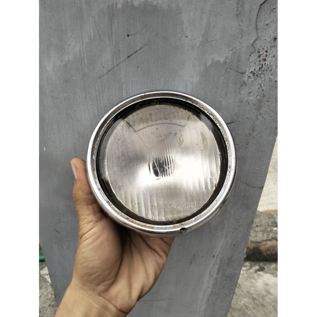 Reflektor dan ring lampu C70 Original