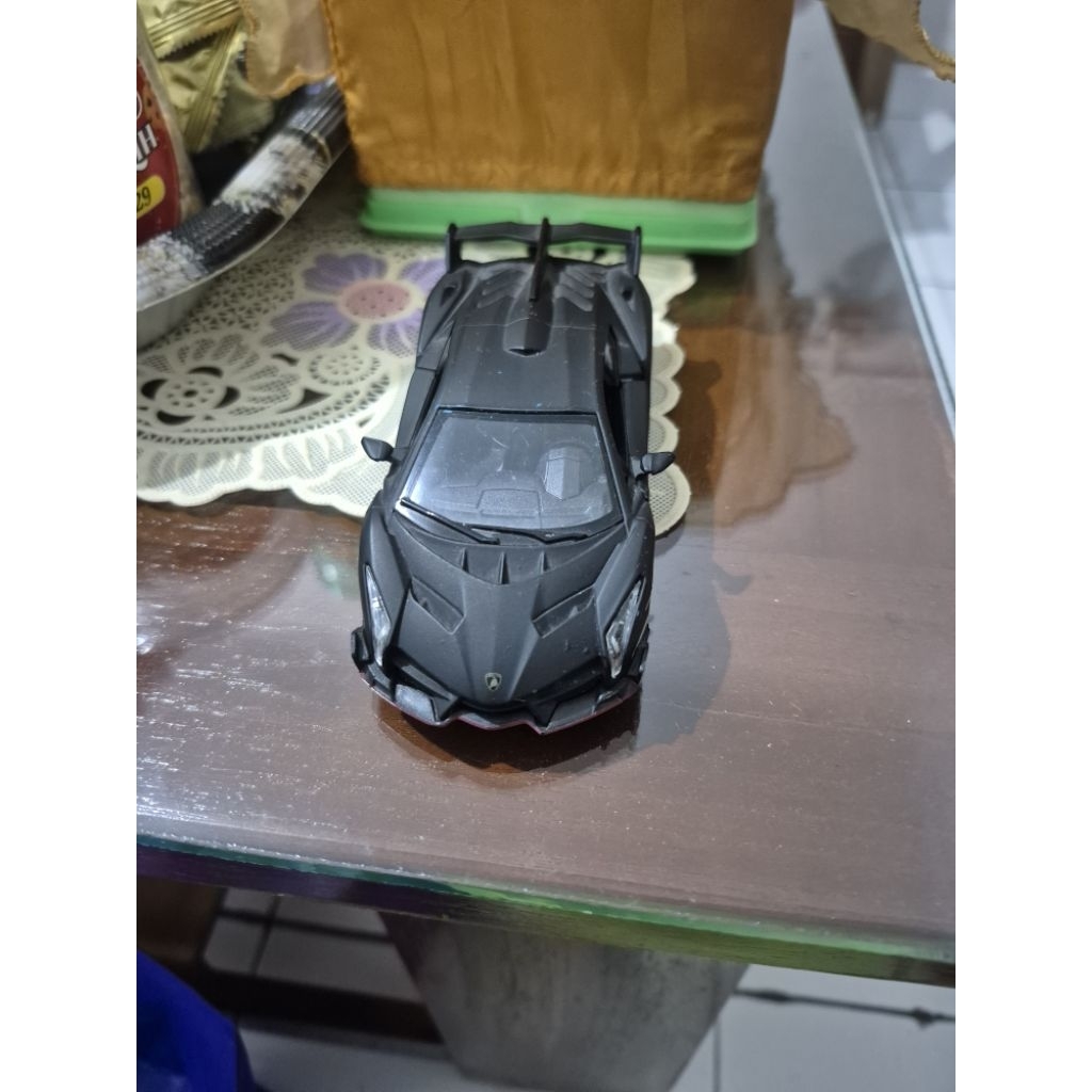 diecast lamborghini veneno roadster