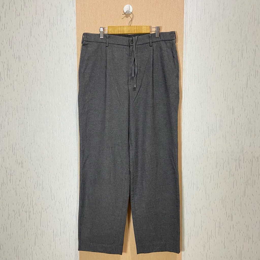 UNIQLO Pleated Wide Pants (brushed twill) / Celana Panjang Pria & Wanita / JP365 / Size 33-35