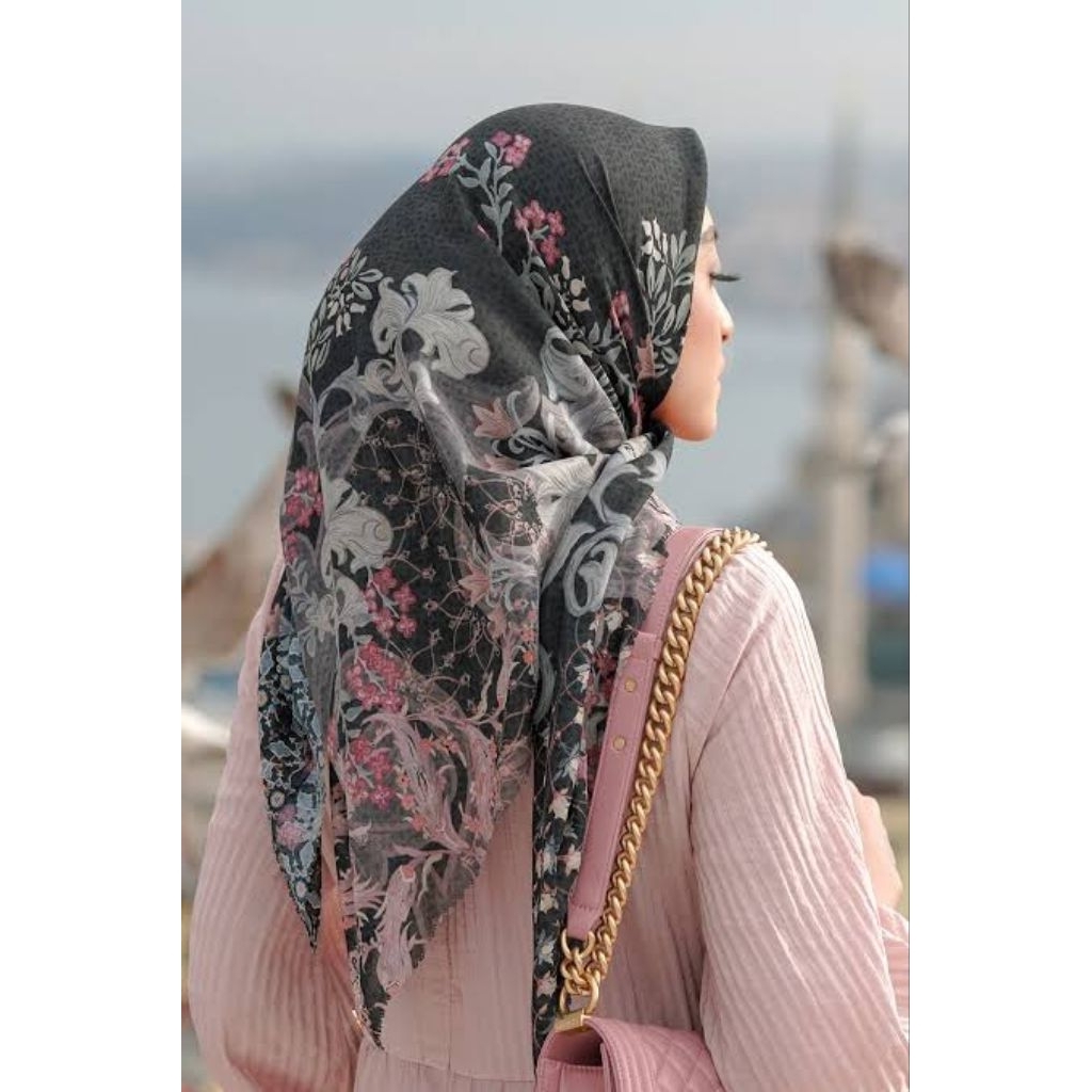 Preloved Buttonscarves Hitam Black Rare Item Topkapi Ederra Granada Wave GP