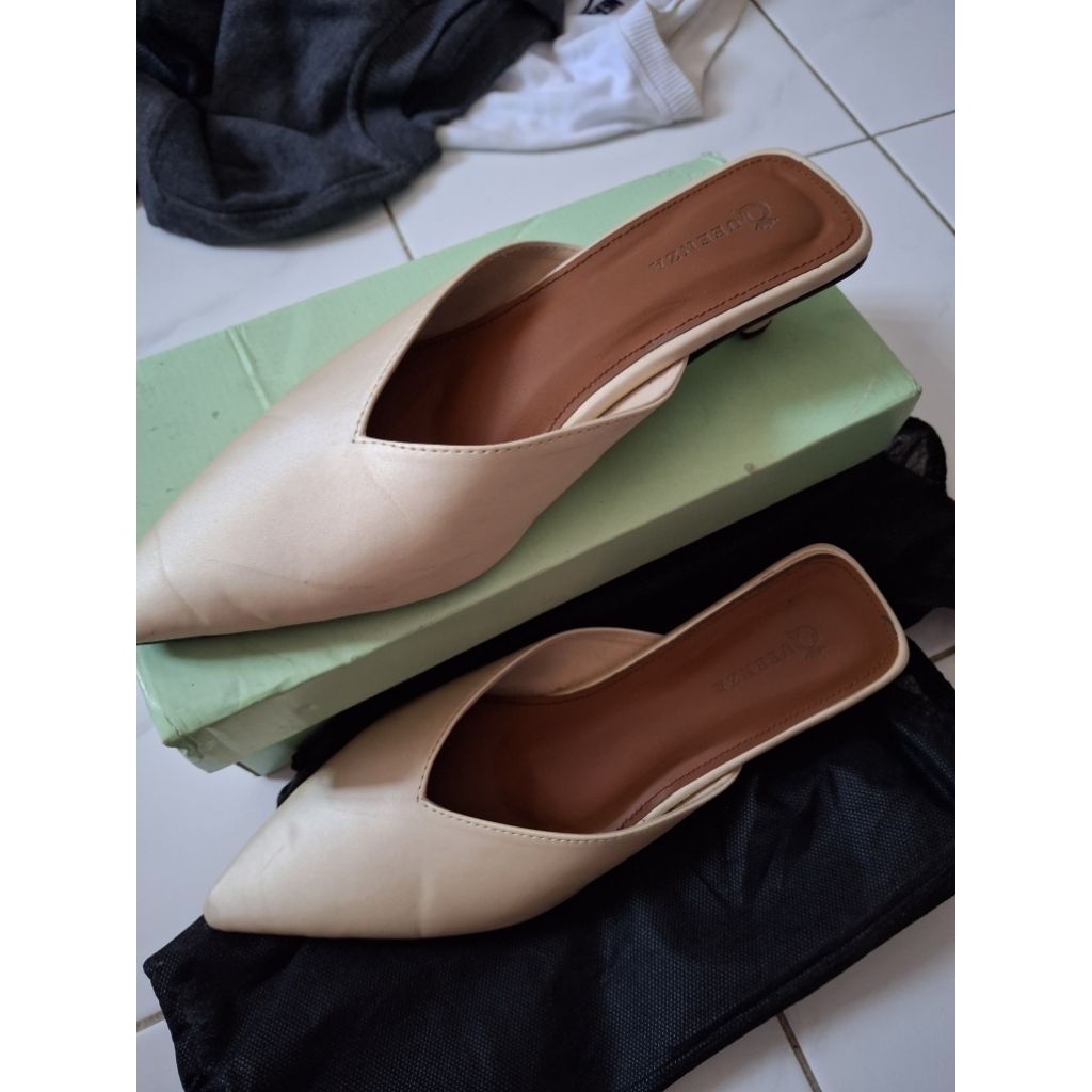 preloved HEELS queenza warna cream size 42