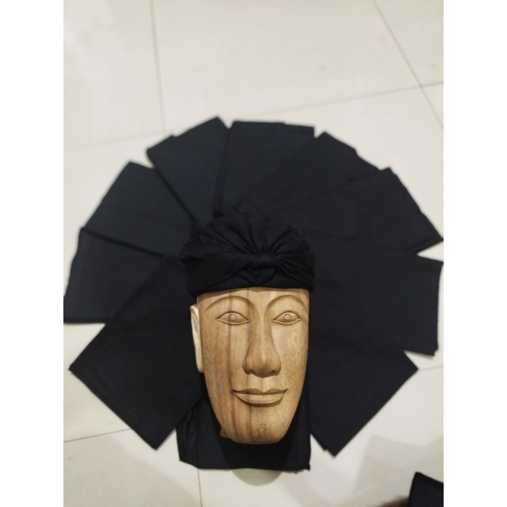 udeng lembaran hitam halusan