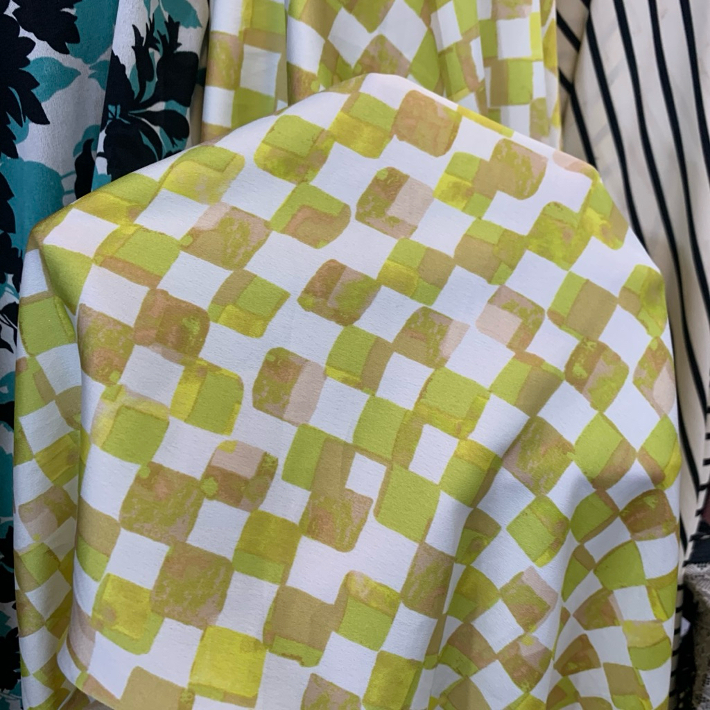 kain silk premium - kain silk motif - kain silk garment import - kain silk luxury motif