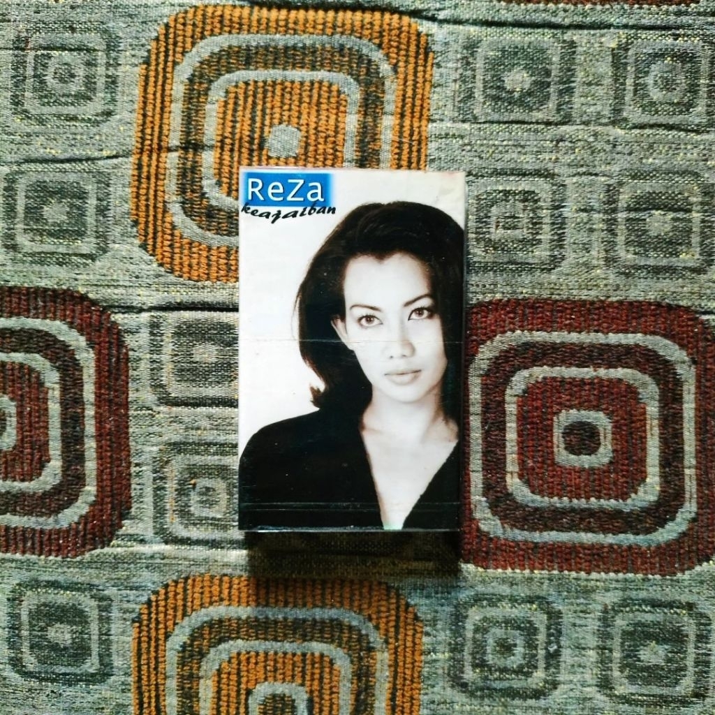 kaset pita REZA - KEAJAIBAN