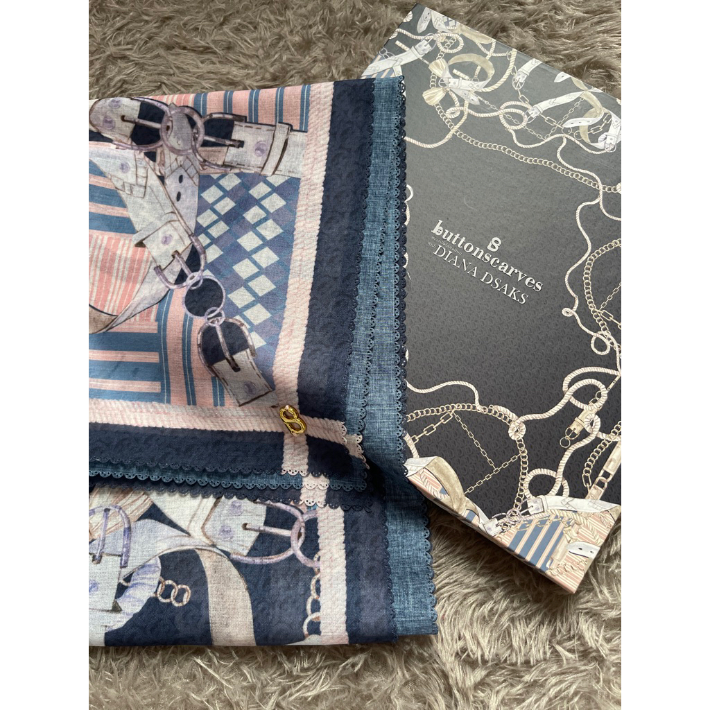 The Chain Diana Dsaks x Buttonscarves