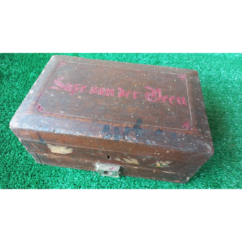 Kotak Kayu Jati Holand Kuno 1750