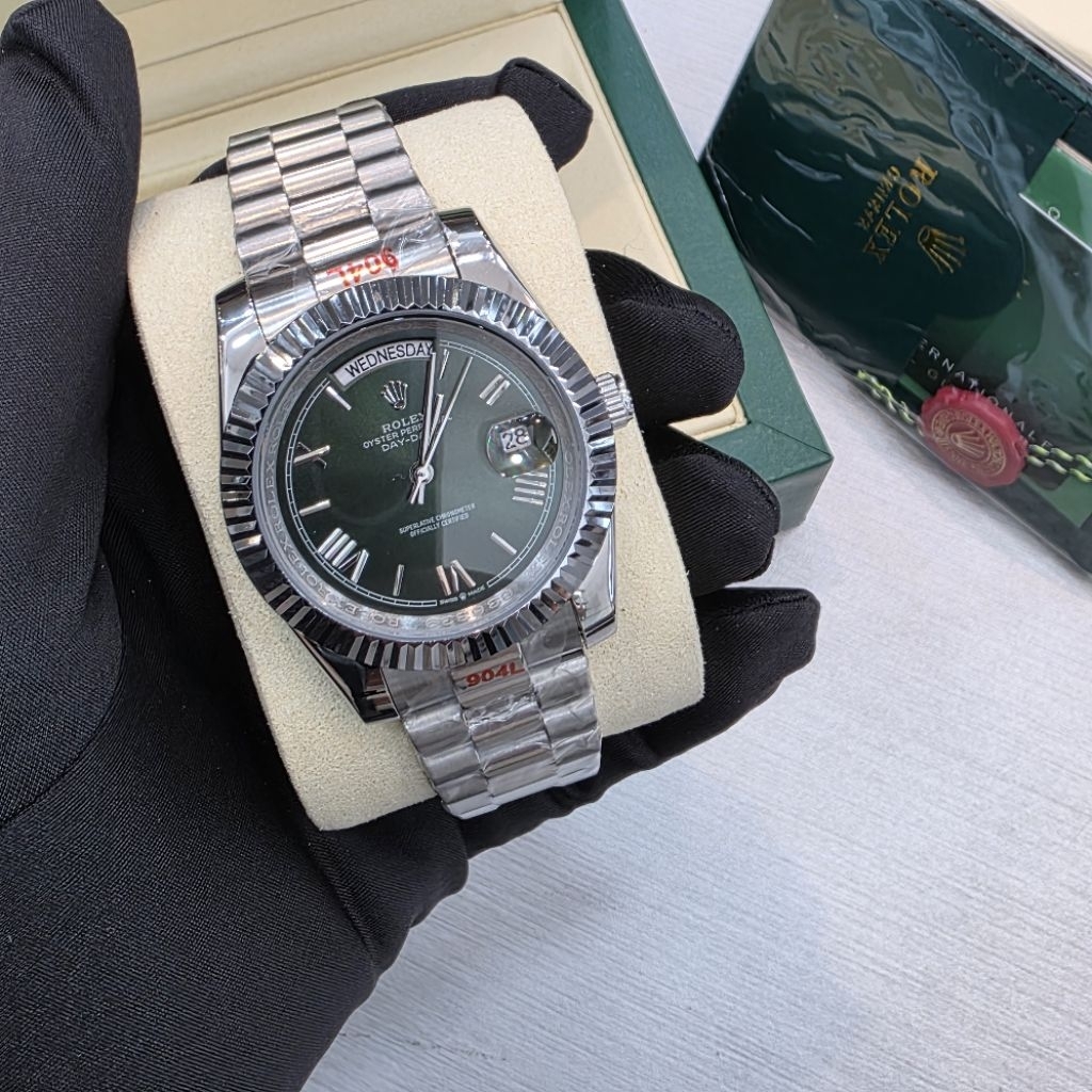 Rolex Day-Date 40mm – Green Dial Full Silver (Oyster Perpetual)