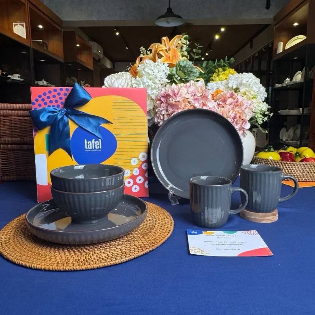 Hampers Piring & Mug / Kado pernikahan