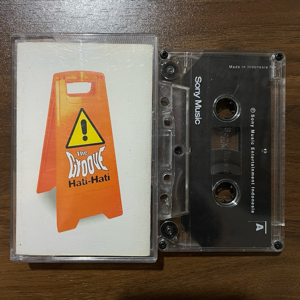 Kaset pita - The Groove - Hati-hati