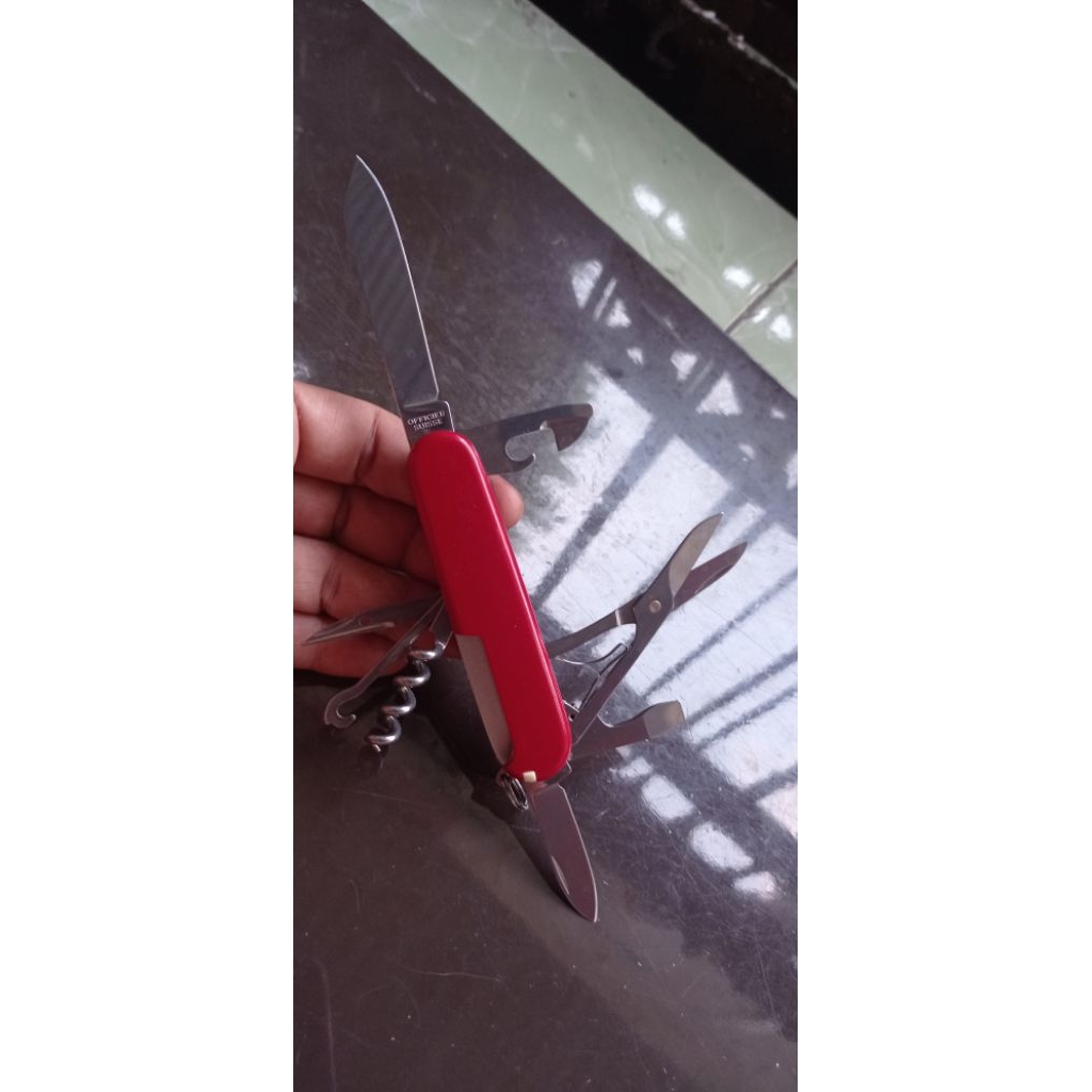 victorinox Climber merah bekas original