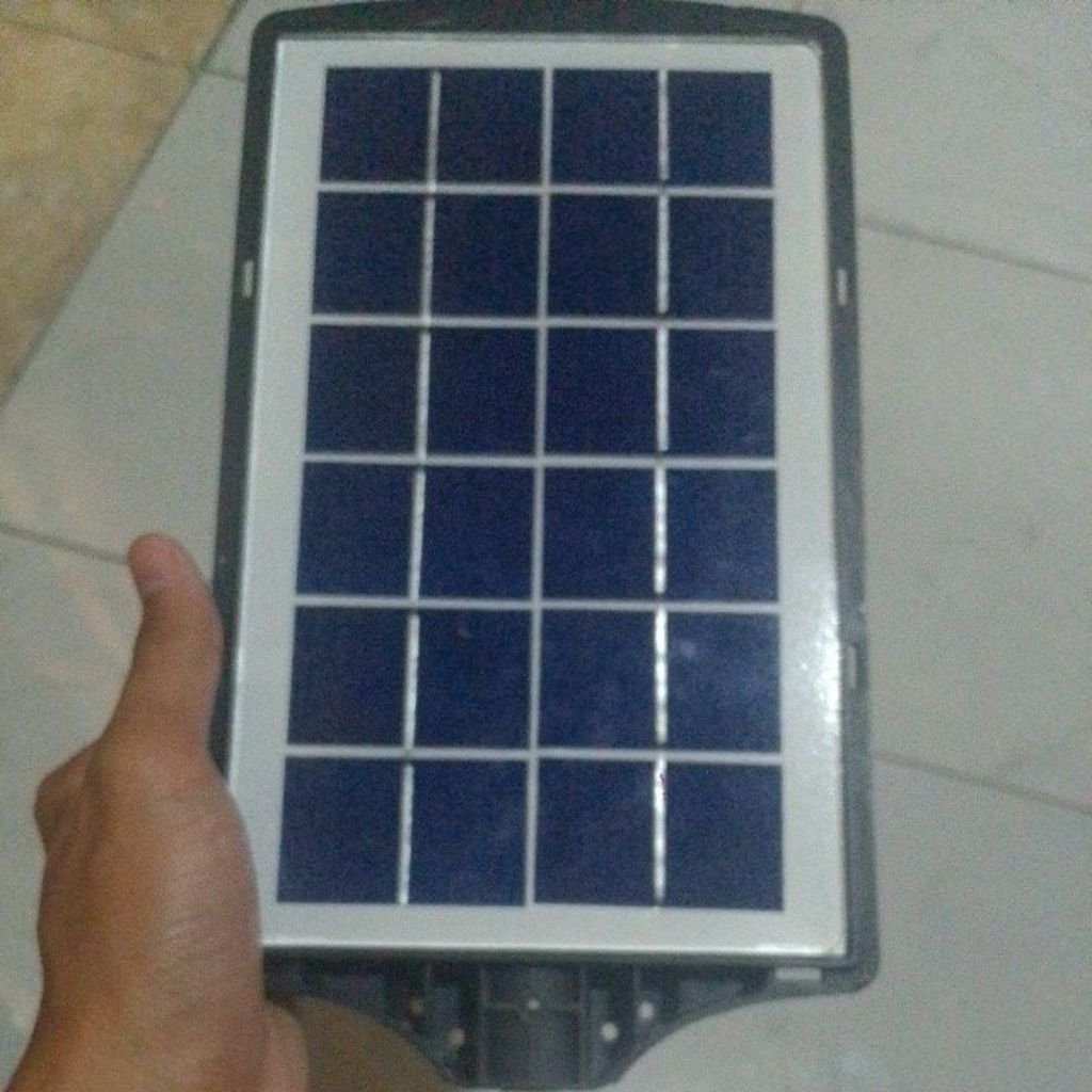 Lampu panel surya Philips