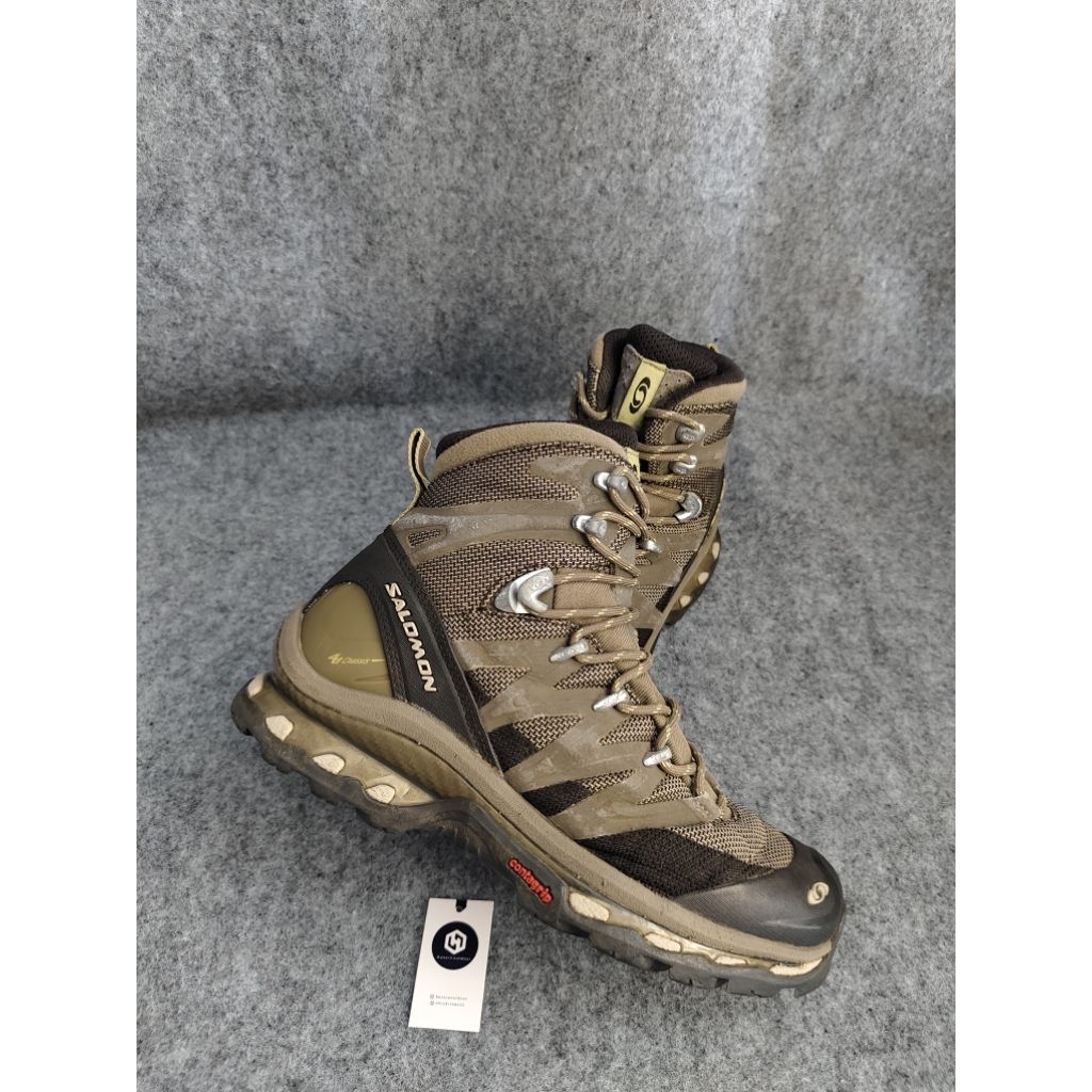 SEPATU HIKING SALOMON