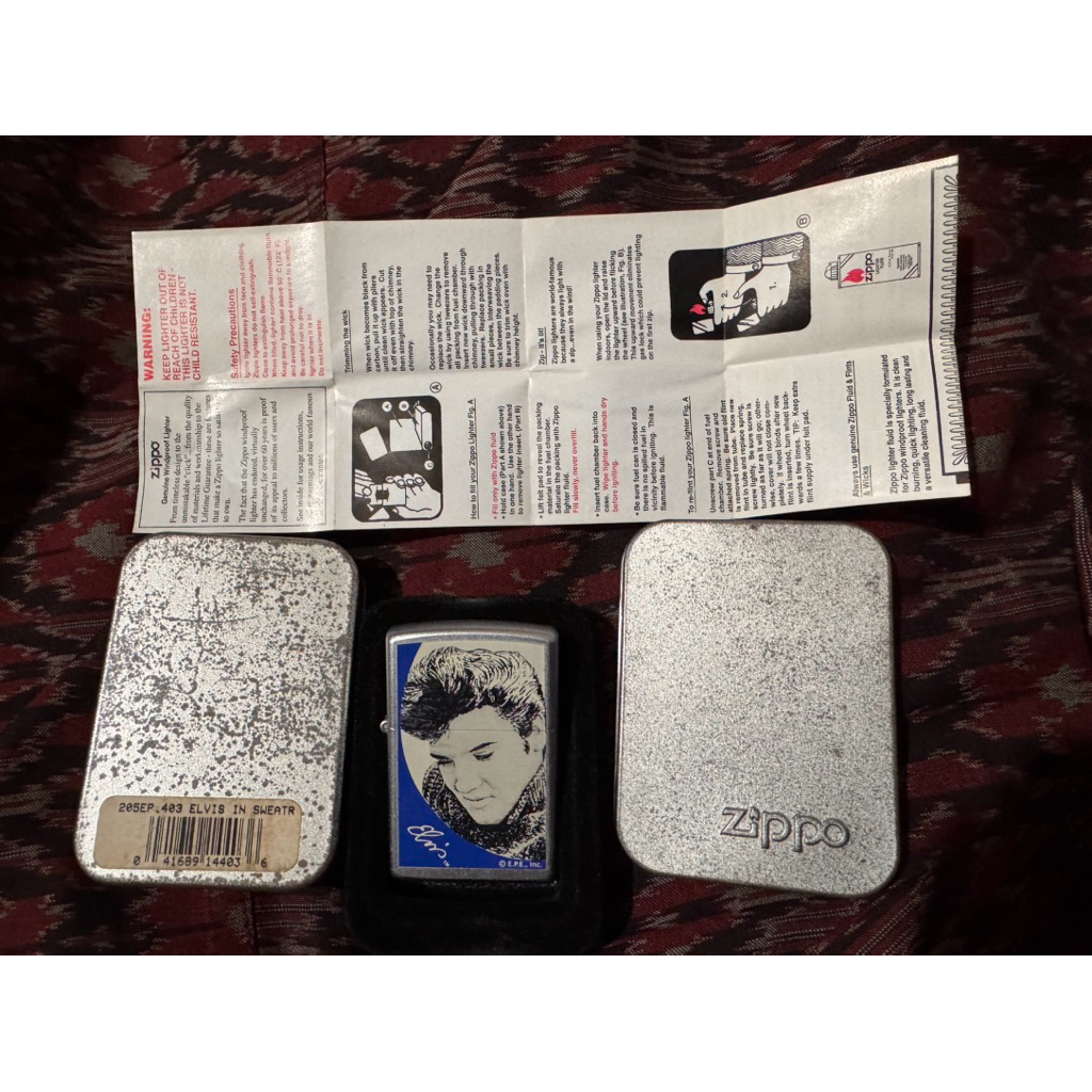 Zippo Elvis In Sweater   New Old Stok   Original Zippo NOS  Double Stamp    INSERT: E-XV1 (2000)  BO