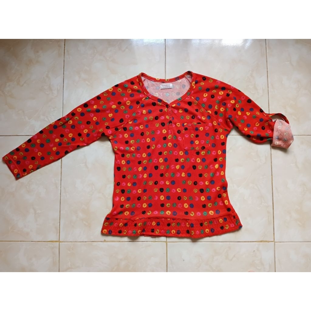 Kaos wanita Triset (Preloved)