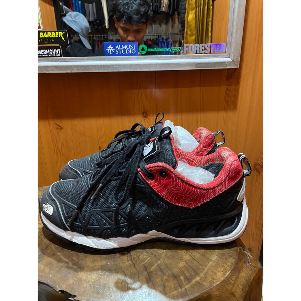 sepatu tnf second ori size 38,5/24.5cm