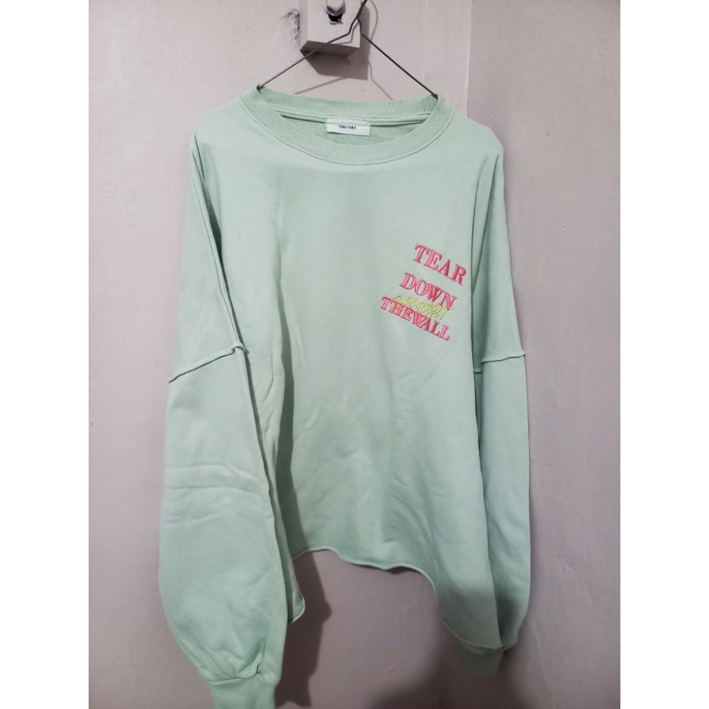 Kaos oversize warna hijau mint