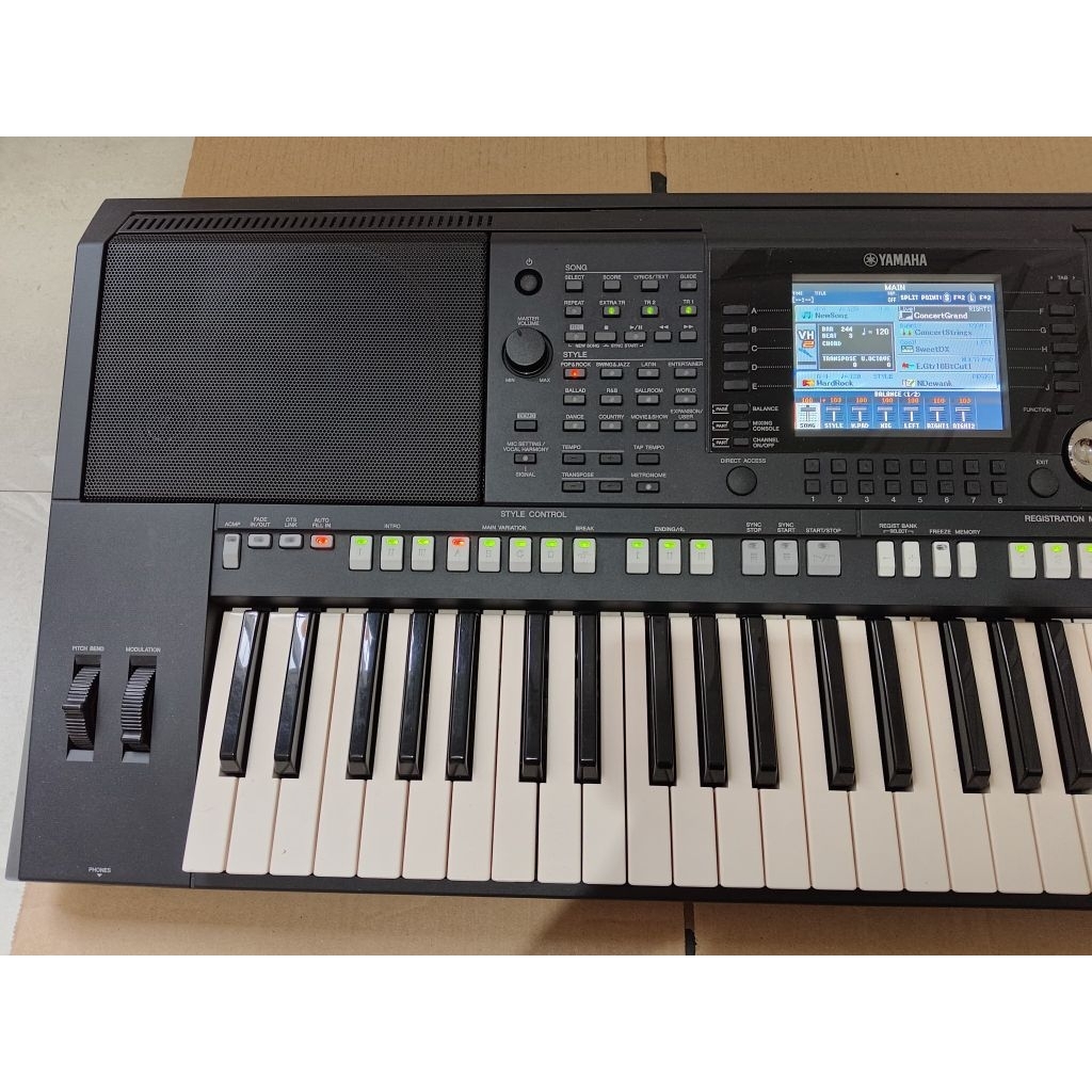 YAMAHA KEYBOARD PSR S950