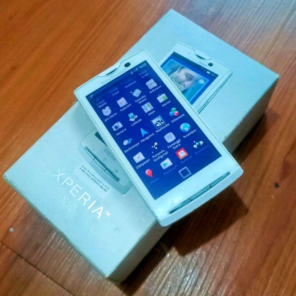 Hp jadul Sony ericsson X10 hp android pertama dari sony