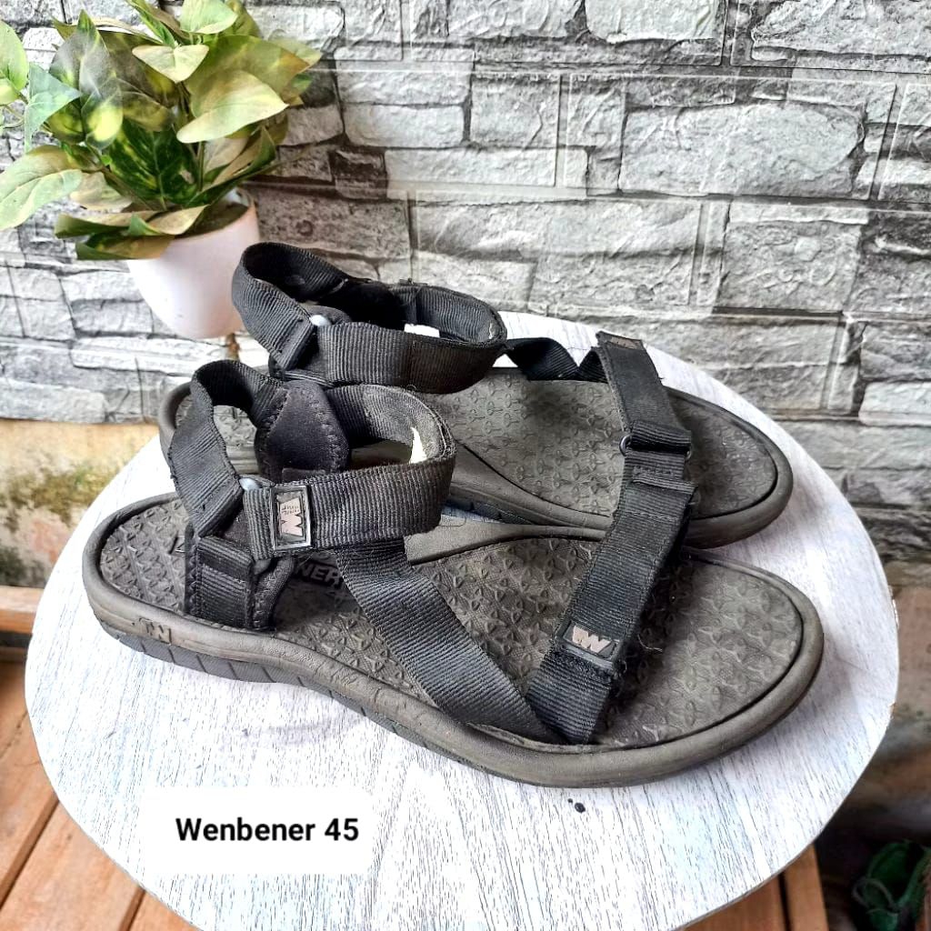 Sandal second/bekas merk wenbener size45 insol29cm