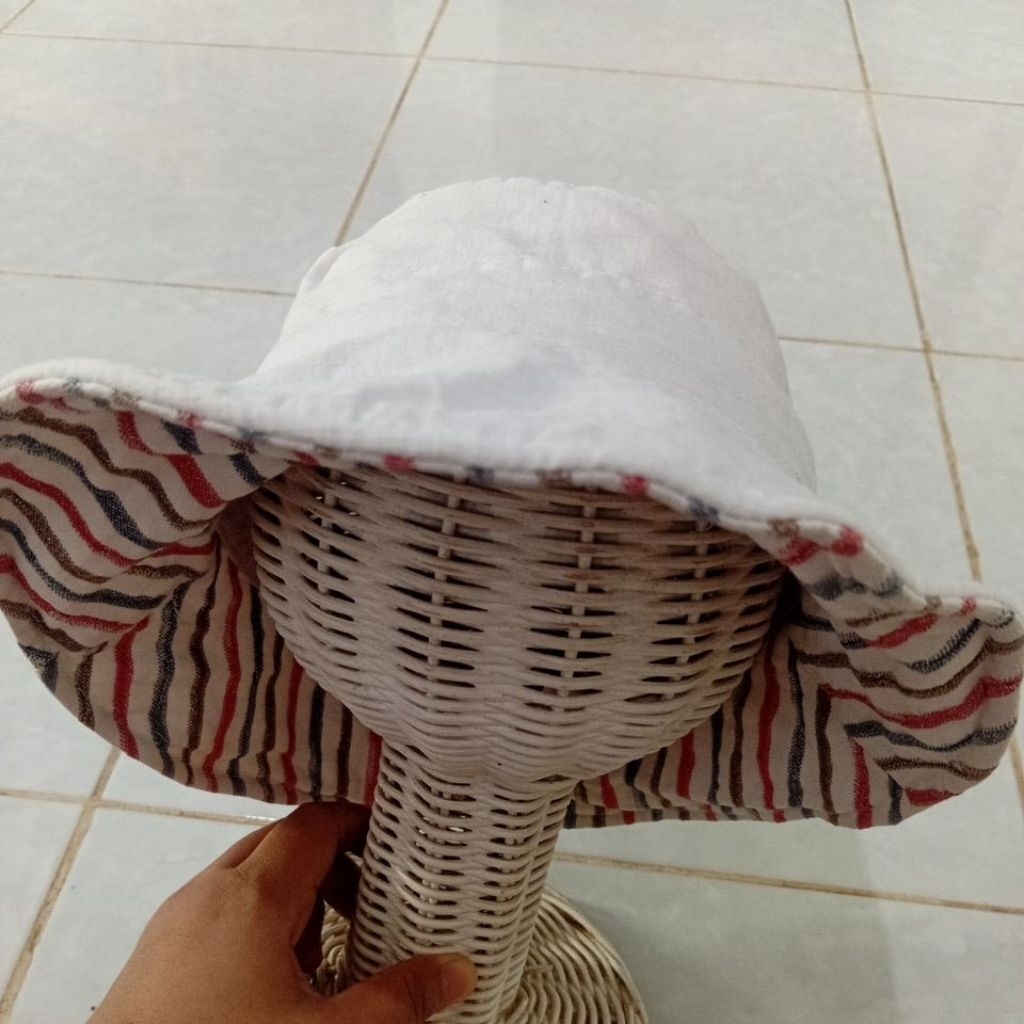 (PRELOVED/BEKAS) TOPI BUCKET HAT ANAK SD