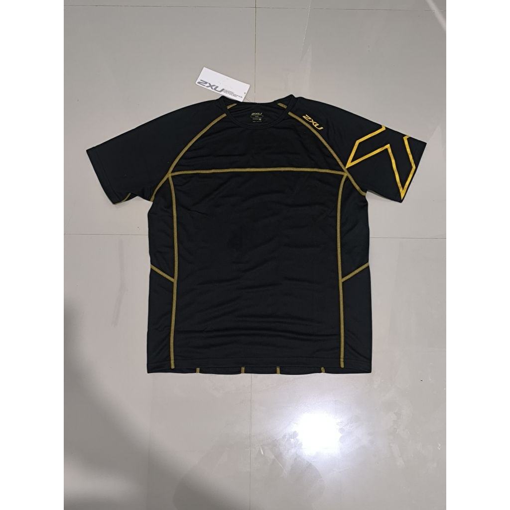 kaos running 2xu finisher gold original size S bnwt