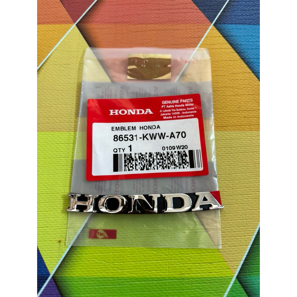 Emblem Honda KWW - Emblem Visor Batok Depan Honda Revo DX Revo Absolute Revo AT Original