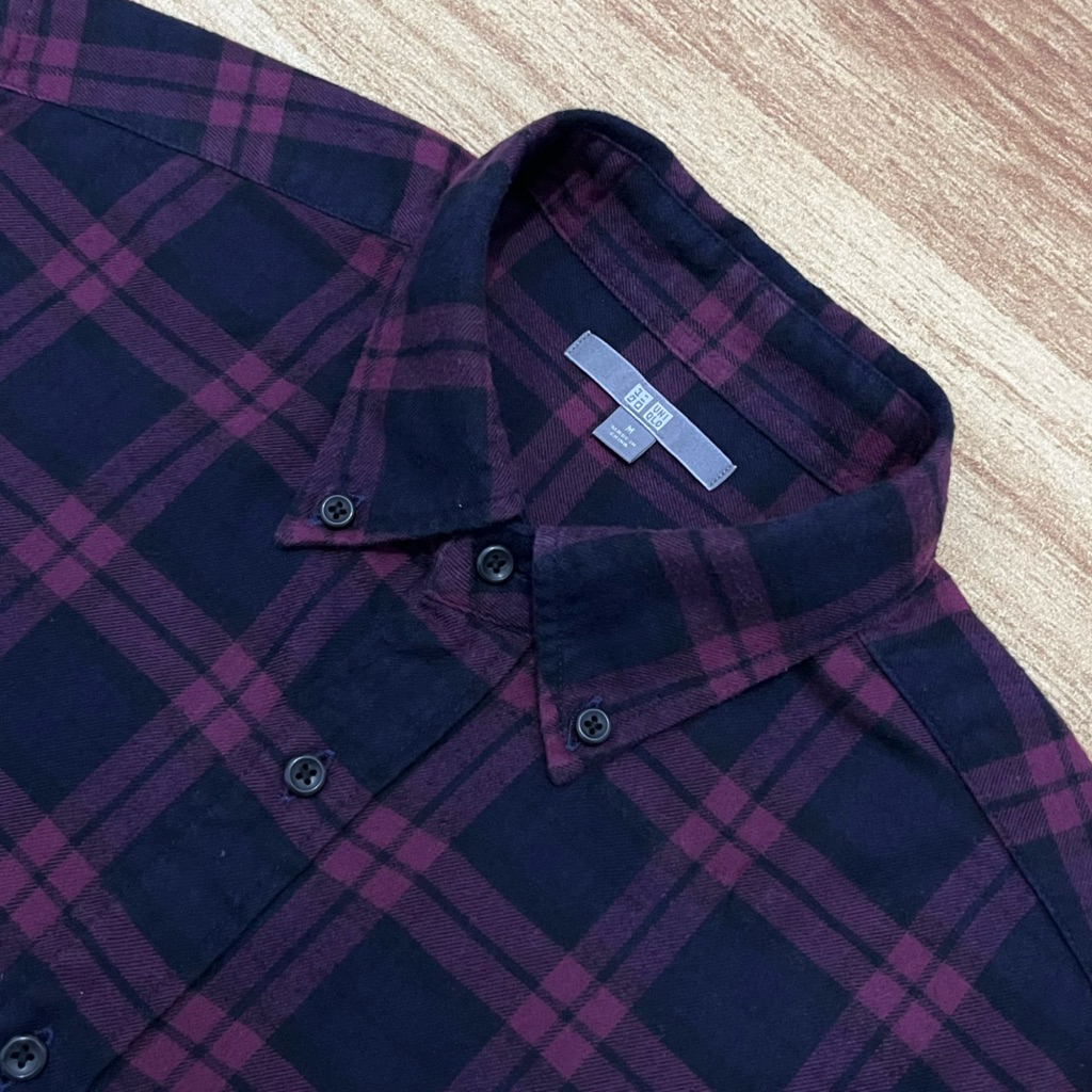 Kemeja Flannel UNIQLO Black Purple (M)