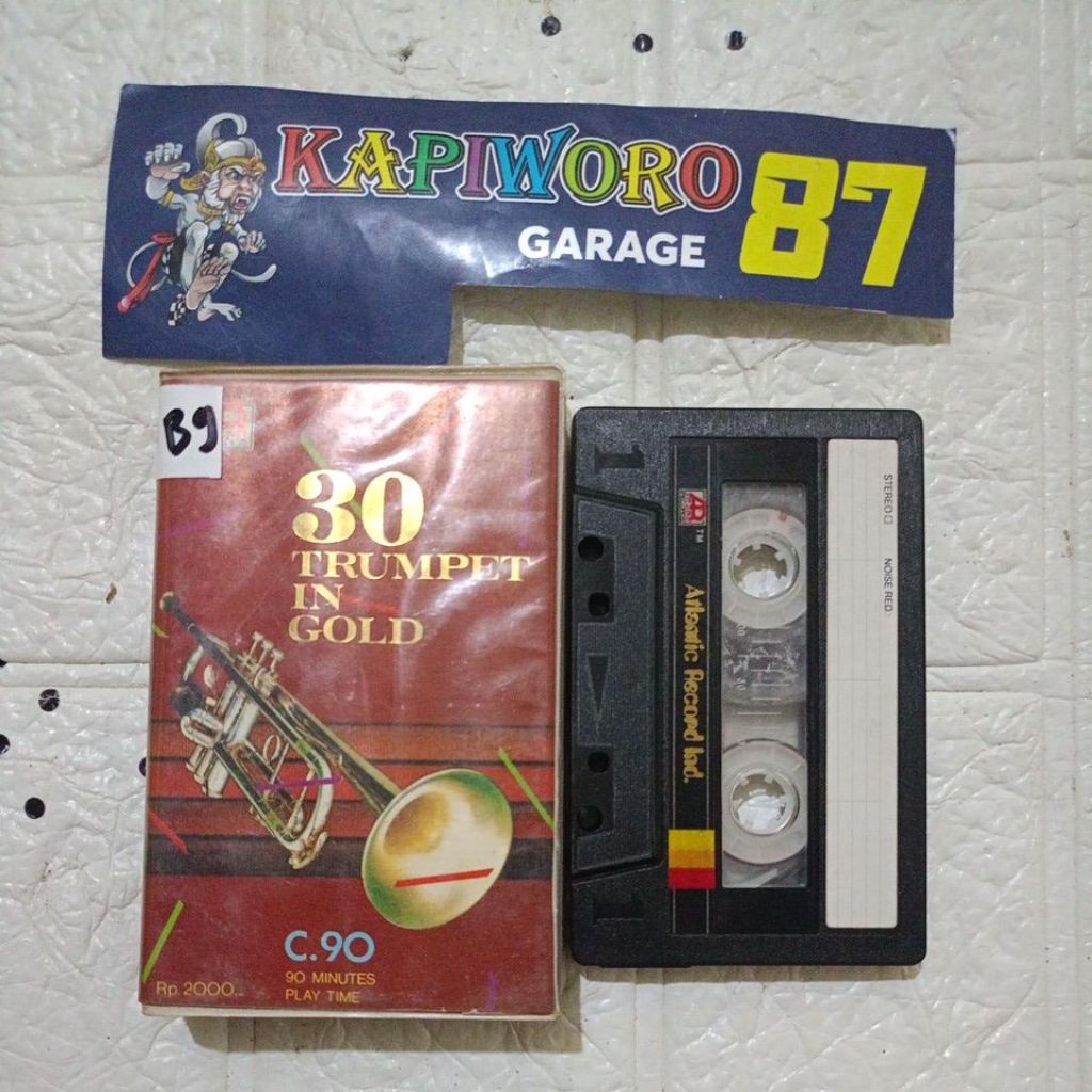 KASET PITA,,,,30 TRUMPET IN GOLD