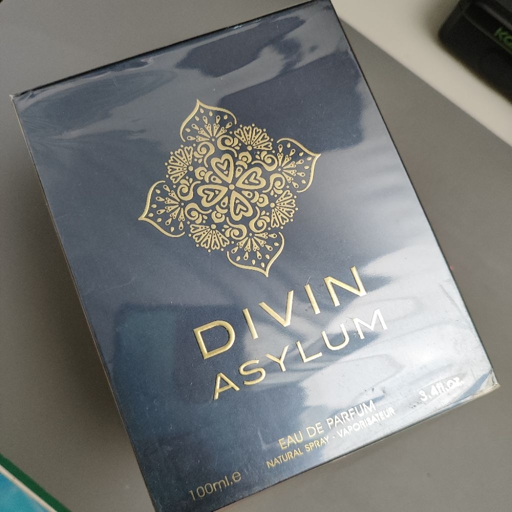 DIVIN ASYLUM FRENCH AVENUE PERFUME