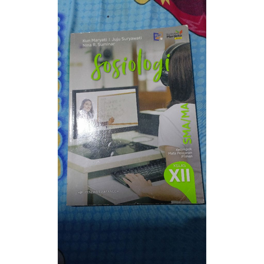 Buku bekas kelas 12 SMA ips penerbit erlangga