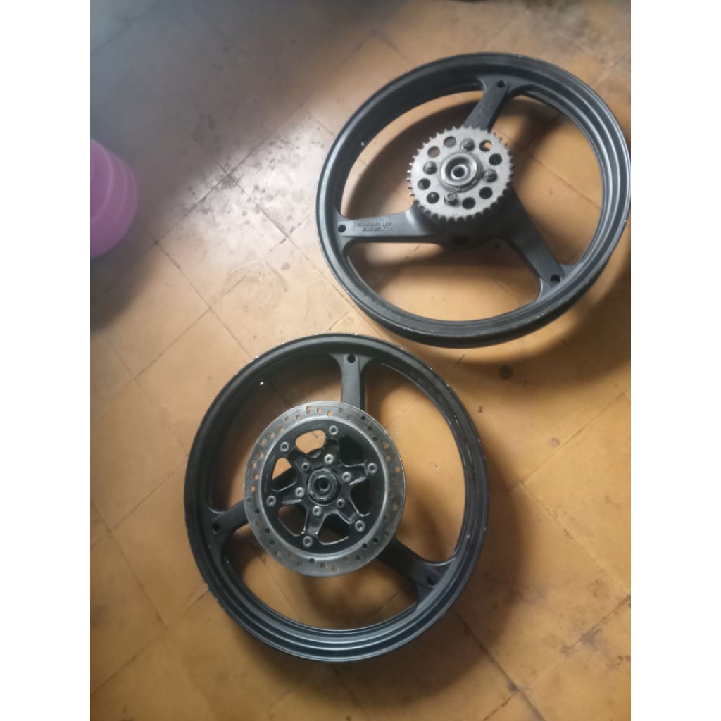 velg set Tiger Revo original