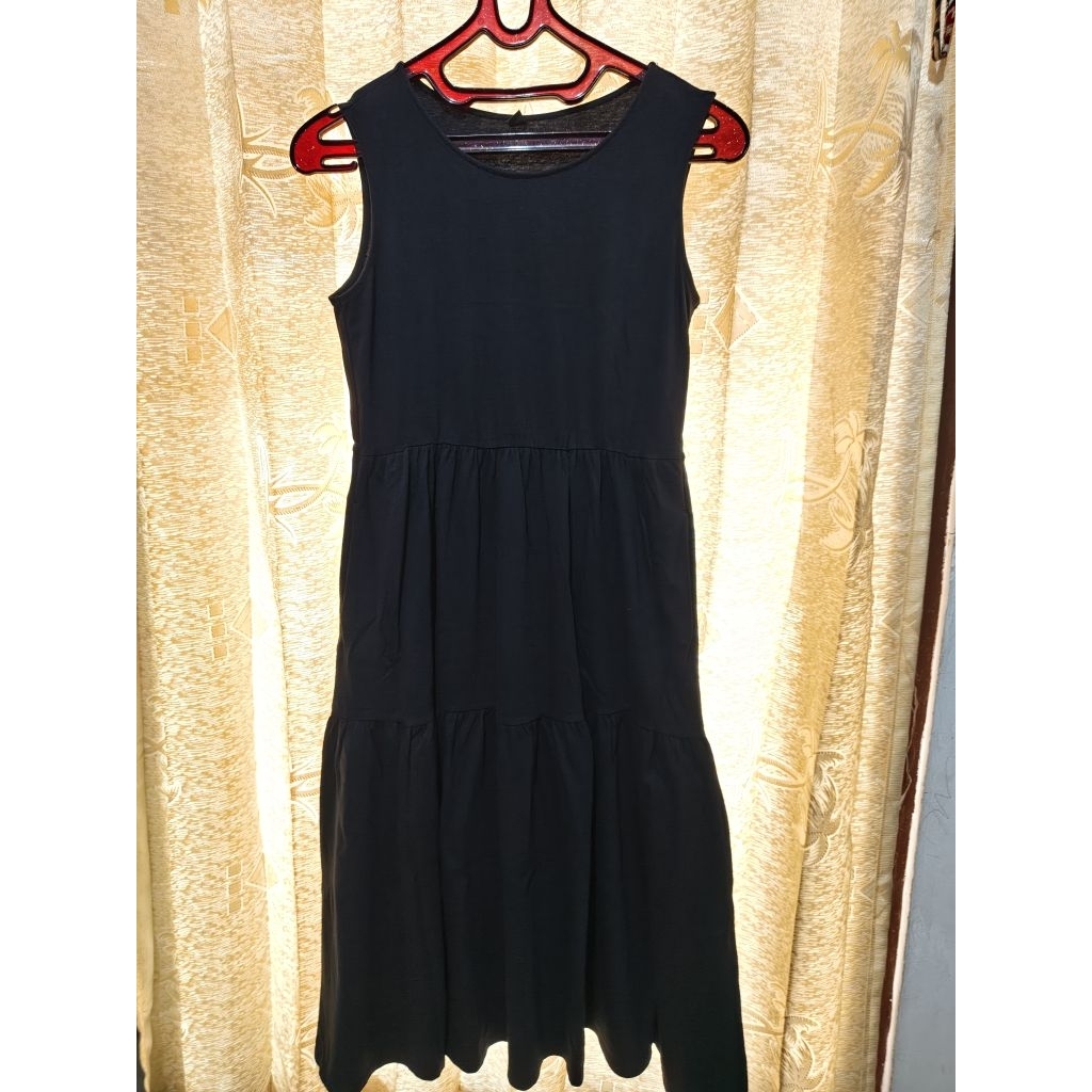 PRELOVED Uniqlo Smooth Cotton Tiered Sleeveless Dress