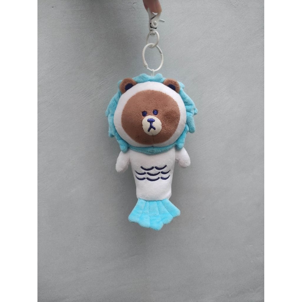 Boneka gantungan tas/ bag charms/ gantungan kunci brown merlion original line friends oleh-oleh souv