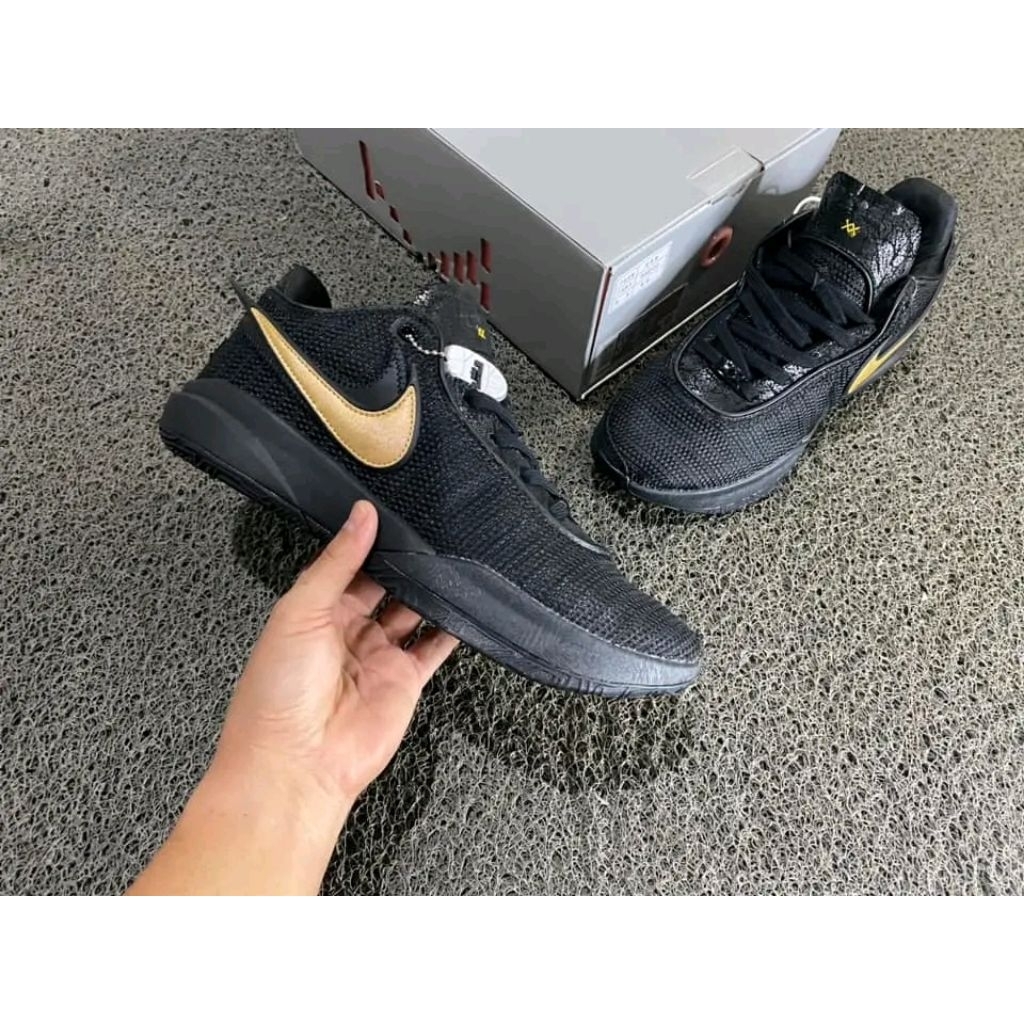 Lebron 20 Black Gold
