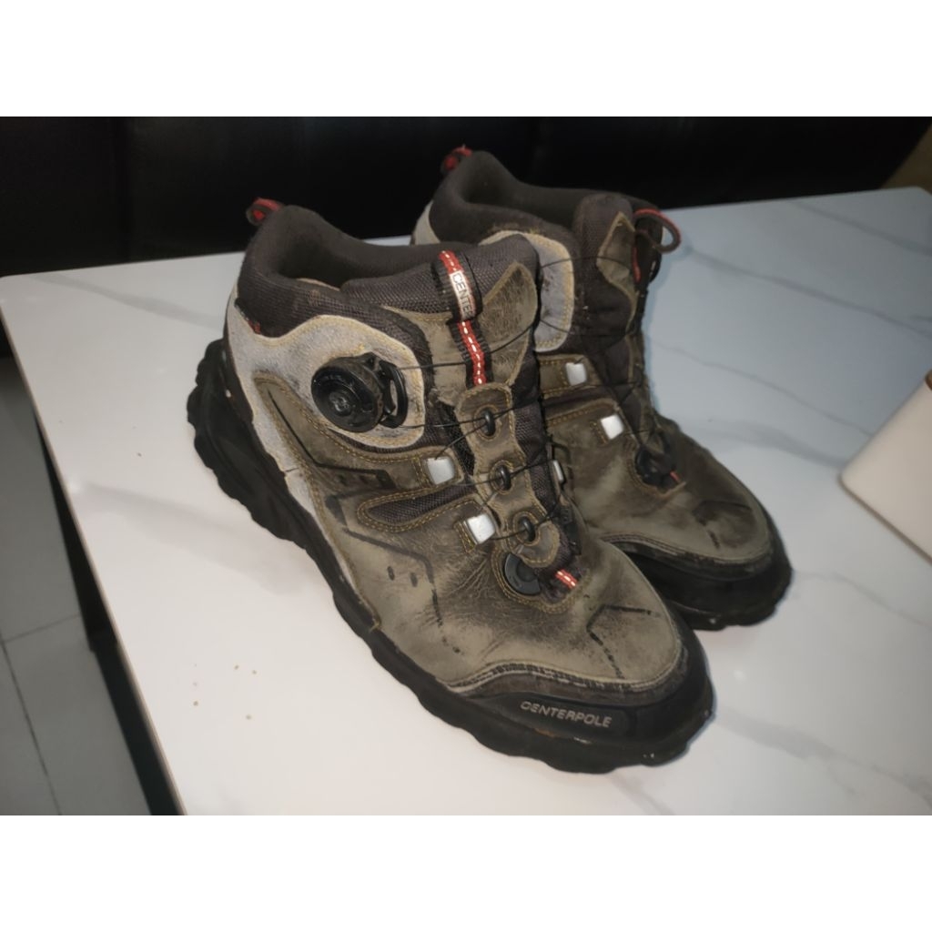 Sepatu Hiking BOA System