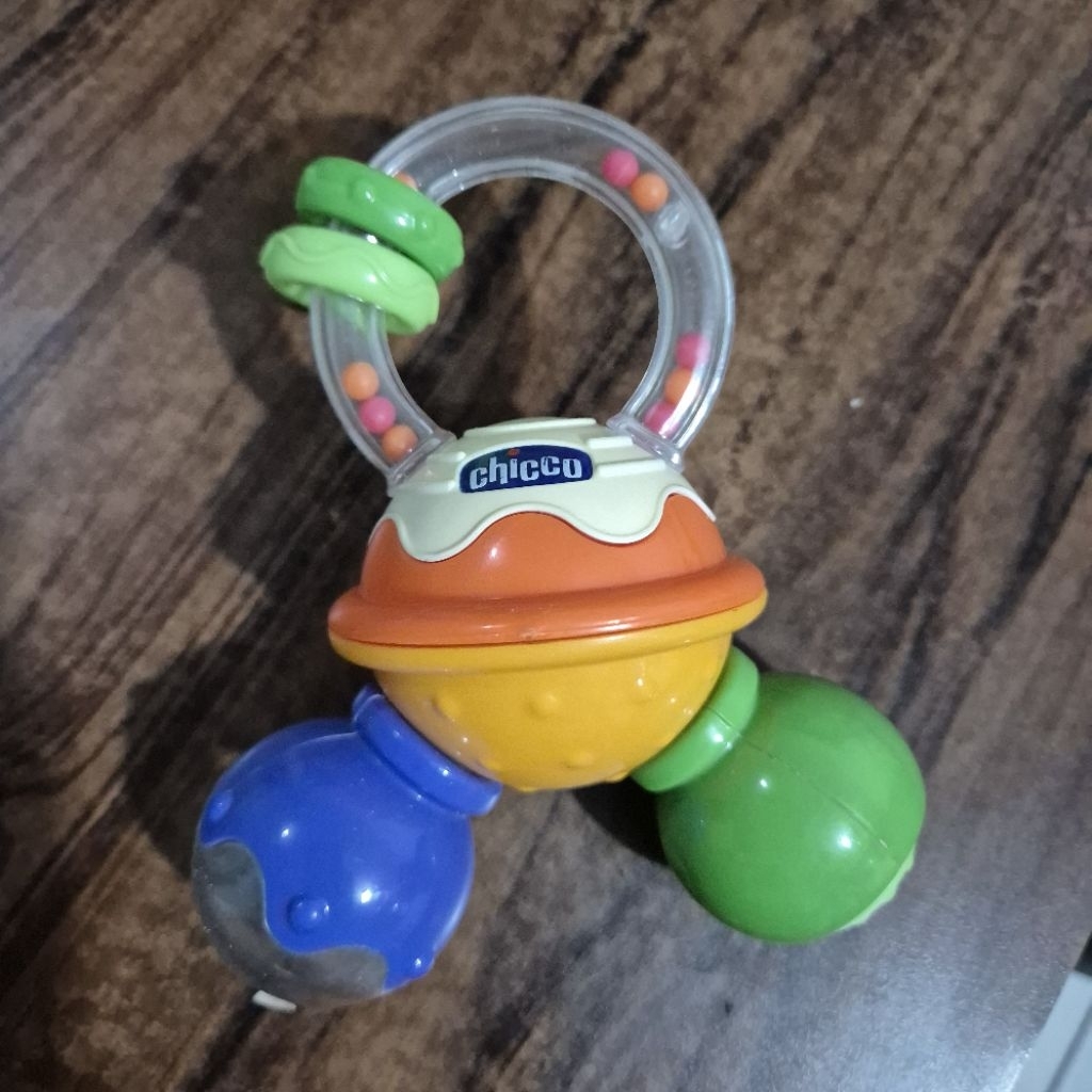 Chicco Twist and Turn mainan bayi rattle