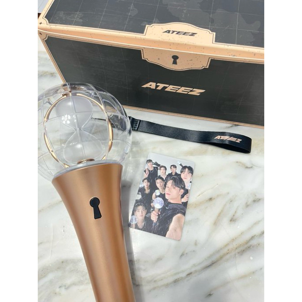 PRELOVED - OFFICIAL LIGHTSTICK ATEEZ