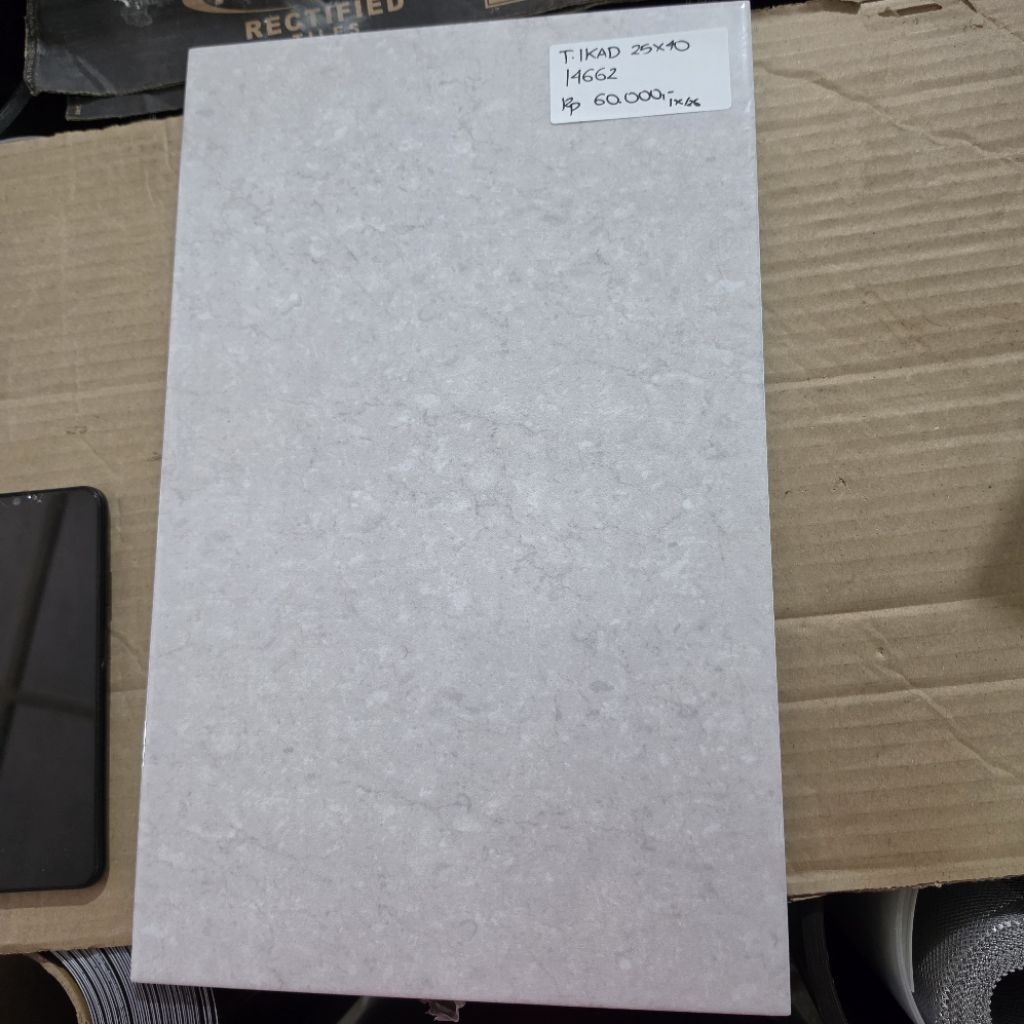 keramik dinding kamar mandi kamar tidur dapur rumah IKAD 25x40 14662 marble grey abu glossy