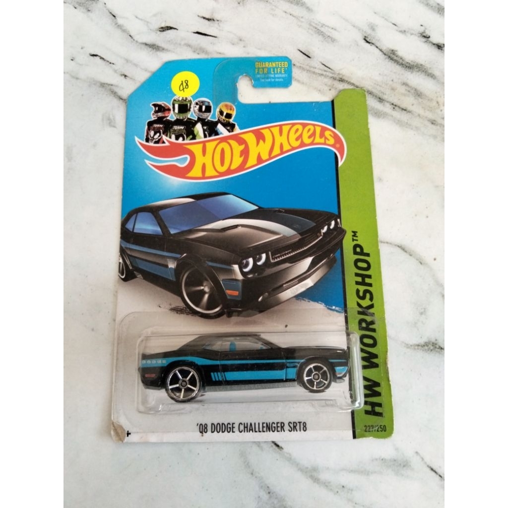 Hot Wheels '08 Dodge Challenger SRT8