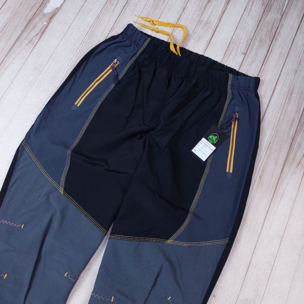 NASSAU size 33-34 celana gunung outdoor second original