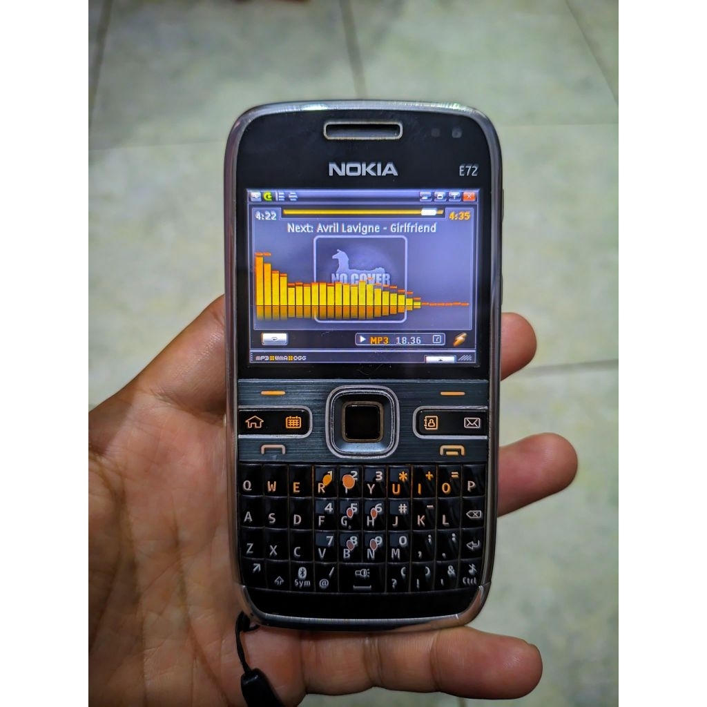 NOKIA E72