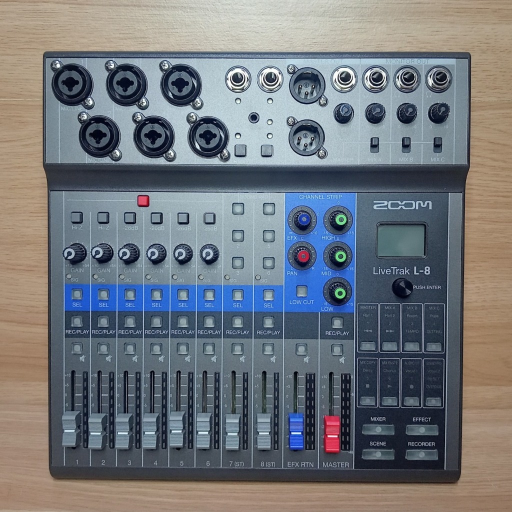 Zoom Live Trak L-8 Mixer Audio Interface Recording Podcasting Live Streaming