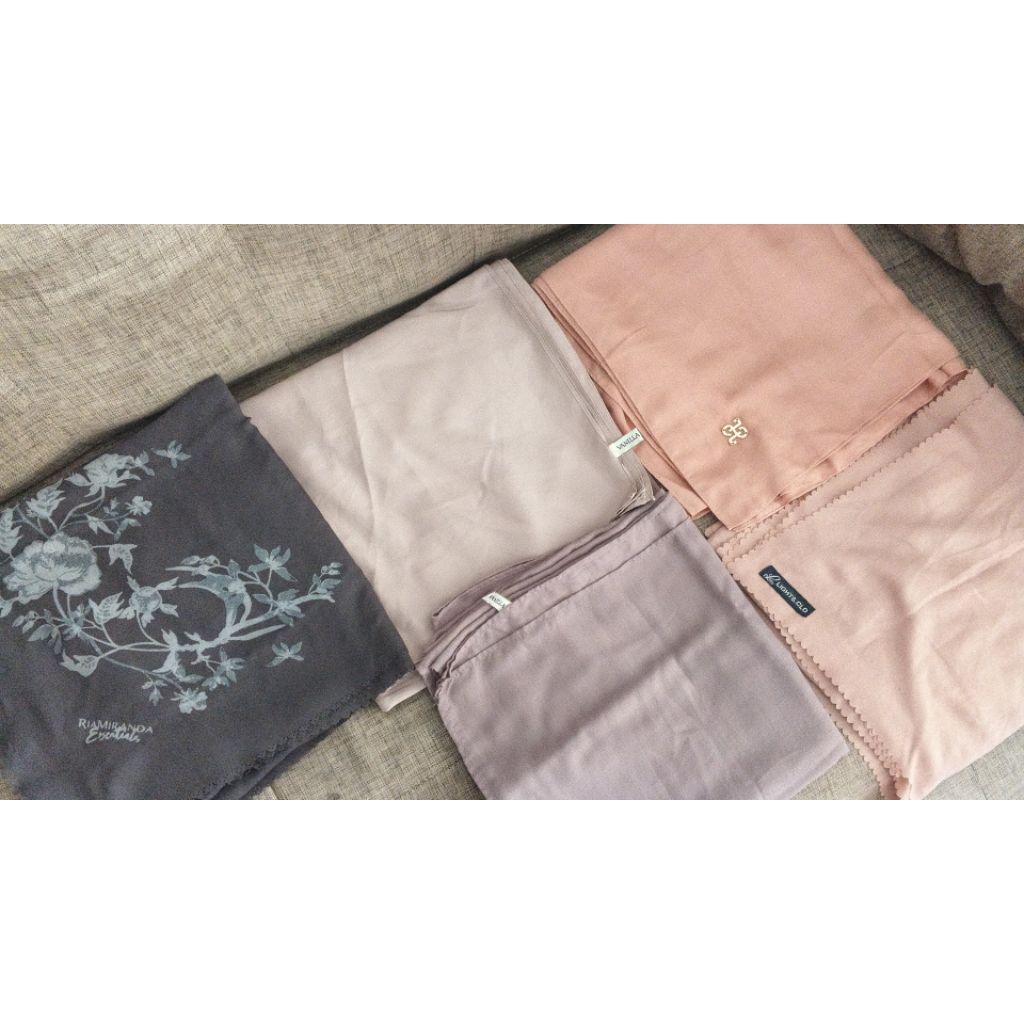 Hijab Voal Premium Branded Ria Miranda Vanilla Hijab Heaven Lights Lights Clo Preloved PL