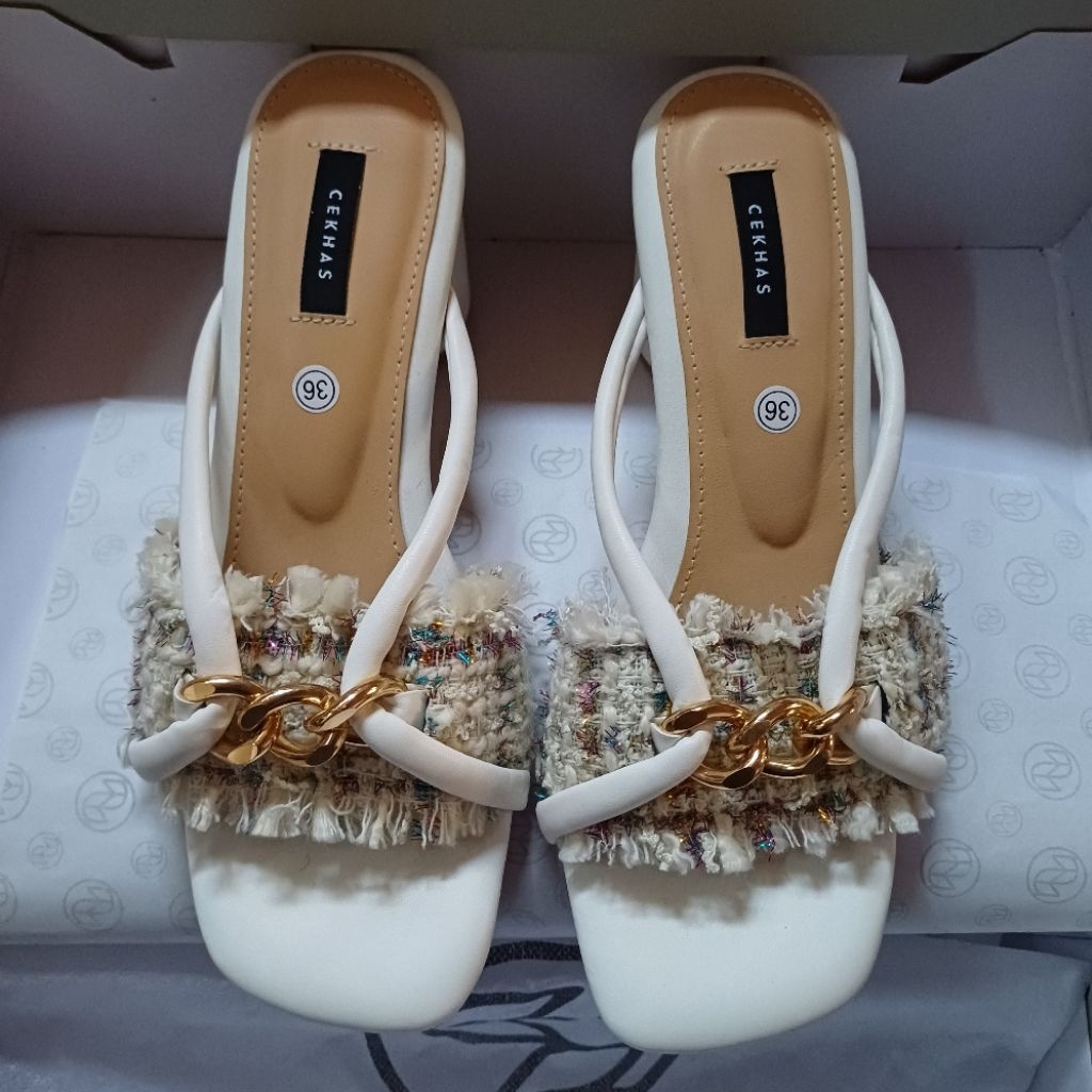 [Preloved] Cekhas -Shopia White